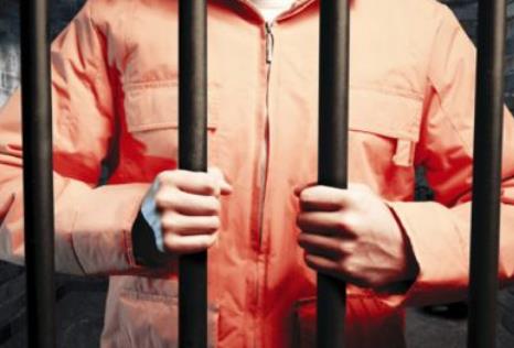 2026年持刀伤人怎么判刑和赔偿?